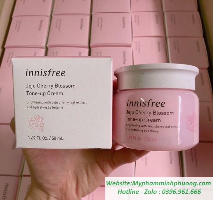 Kem-duong-innisfree-jeju-cherry-blossom-tone-up-cream-50ml-699x657