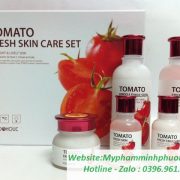 bo-duong-cham-soc-da-chiet-xuat-ca-chua-Foodaholic-Tomato-Fresh Skin-Care-Set
