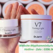 kem-duong-trang-tai-tao-da-V7-TONING-LIGHT-han-quoc-700x500
