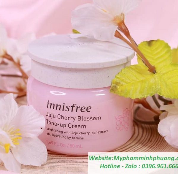 Kem-duong-innisfree-jeju-cherry-blossom-tone-up-cream-50ml-680x586